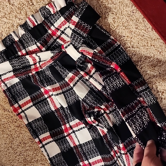 NWOT Shein pants size 4 excellent condition!! - Picture 2 of 3